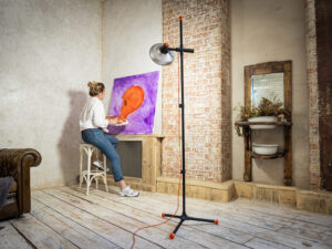 Dagslys-lampe med stativ for kunststudio